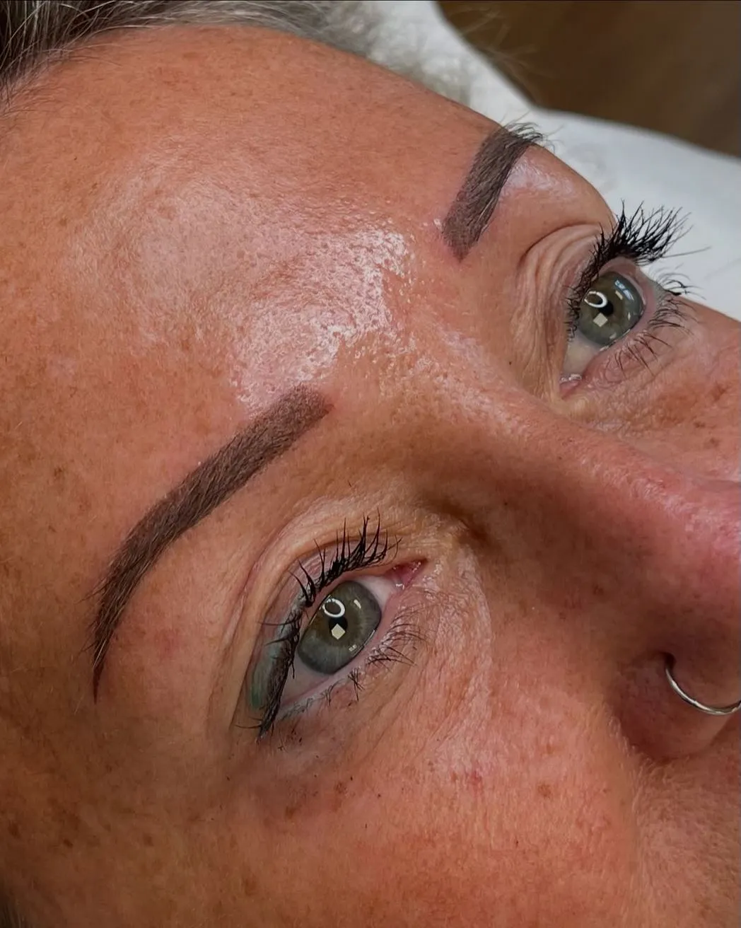 Supa Society | What Can Beginner Brow Tattooists Expect to Earn in Their First Year? Studio-Based vs Independent